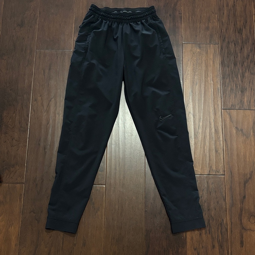 Lightweight Nike Men's Black Joggers | Worn 1-2x
